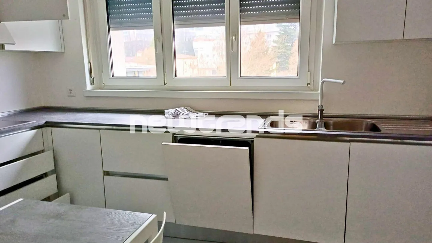 Mendrisio: renovierte 3,5-Zimmer-Wohnung zu vermieten - Foto 4 von 8