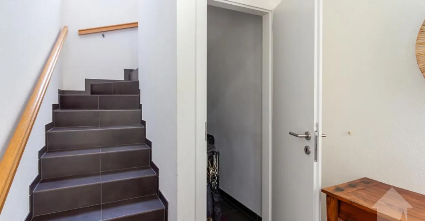 Charming penthouse 5.5 rooms with terrace - Photo 2 of 13