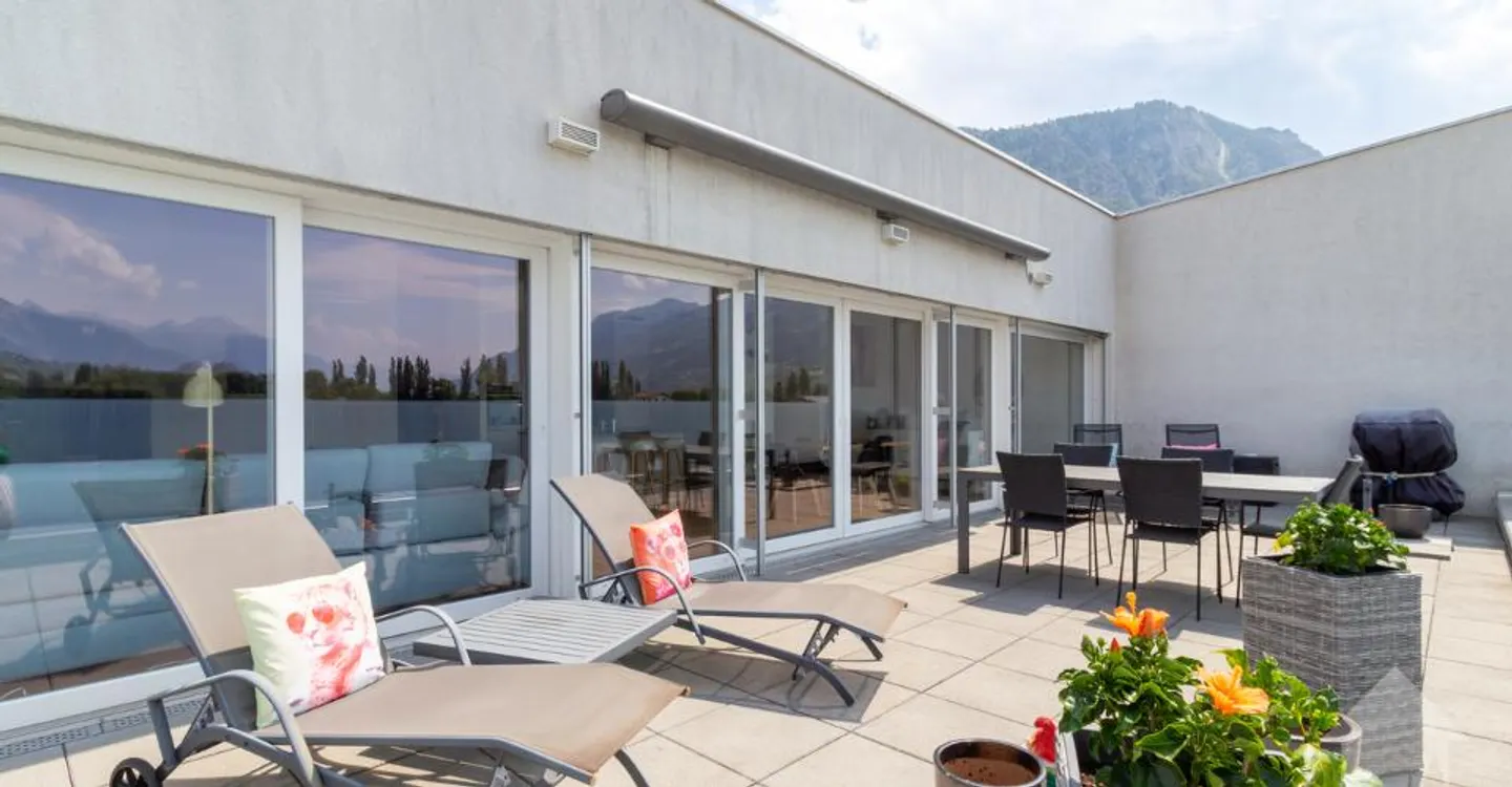 Charming penthouse 5.5 rooms with terrace - Photo 7 of 13