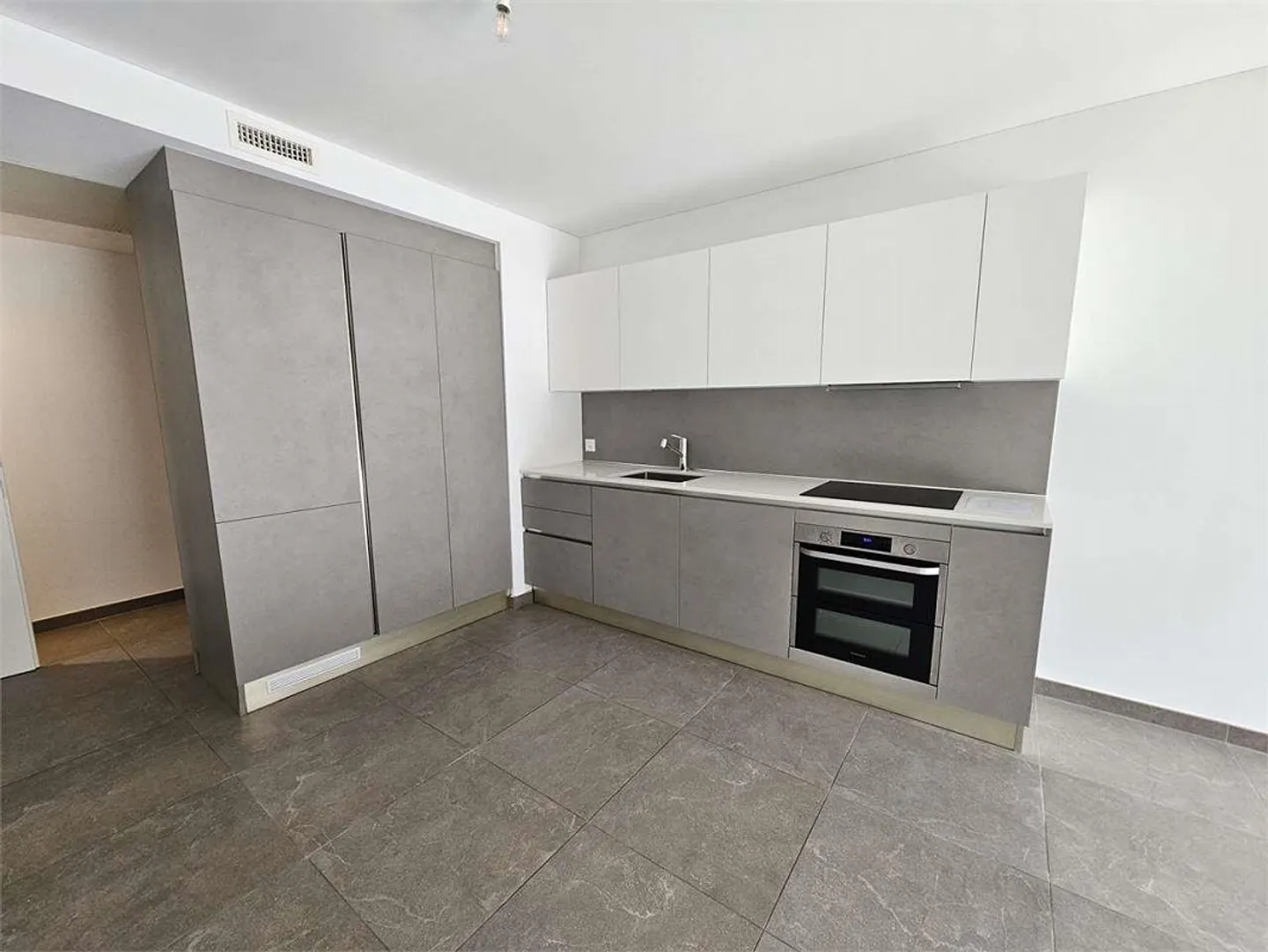 Giubiasco, location nouvelle de 2,5 pièces avec balcon - Photo 6 sur 10