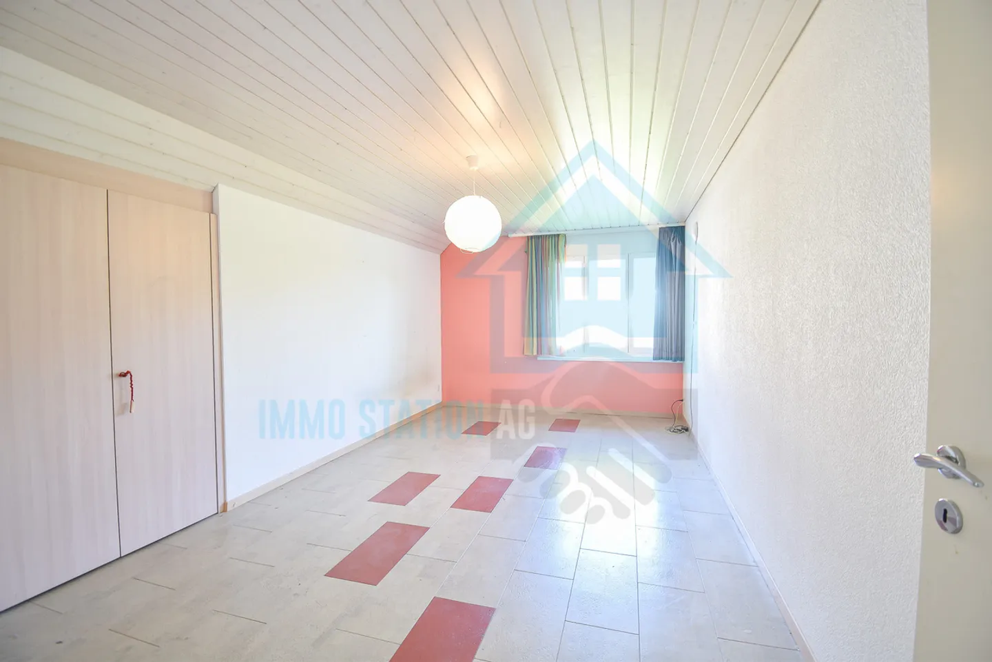 Villa spacieuse avec caractère, jardin et grand potentiel à Stüsslingen - Photo 8 sur 17