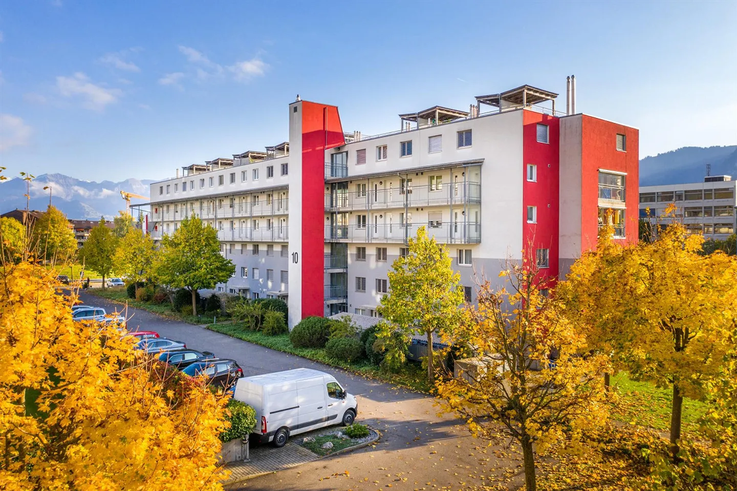 Moderne Maisonettewohnung mit traumhaftem Ausblick auf die Alpen - Photo 1 of 8