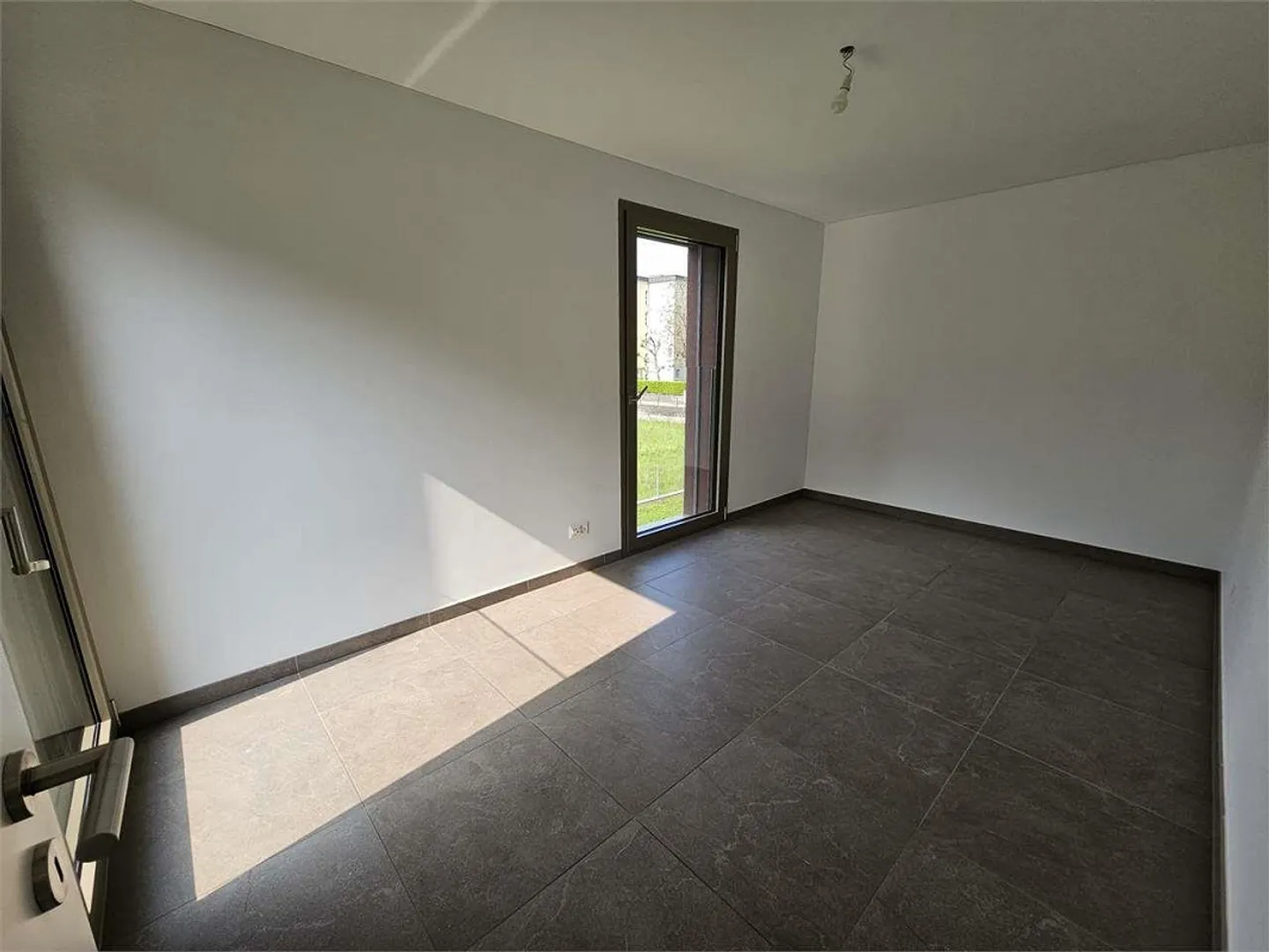 Giubiasco, location nouvelle de 2,5 pièces avec balcon - Photo 10 sur 10