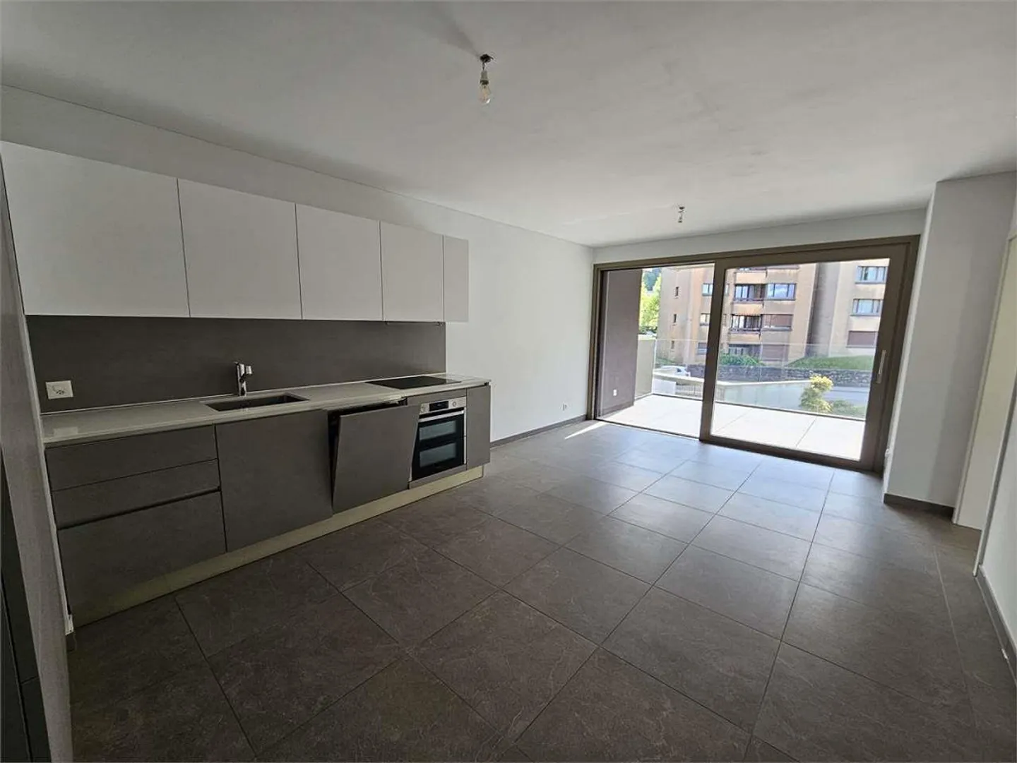 Giubiasco, location nouvelle de 2,5 pièces avec balcon - Photo 4 sur 10