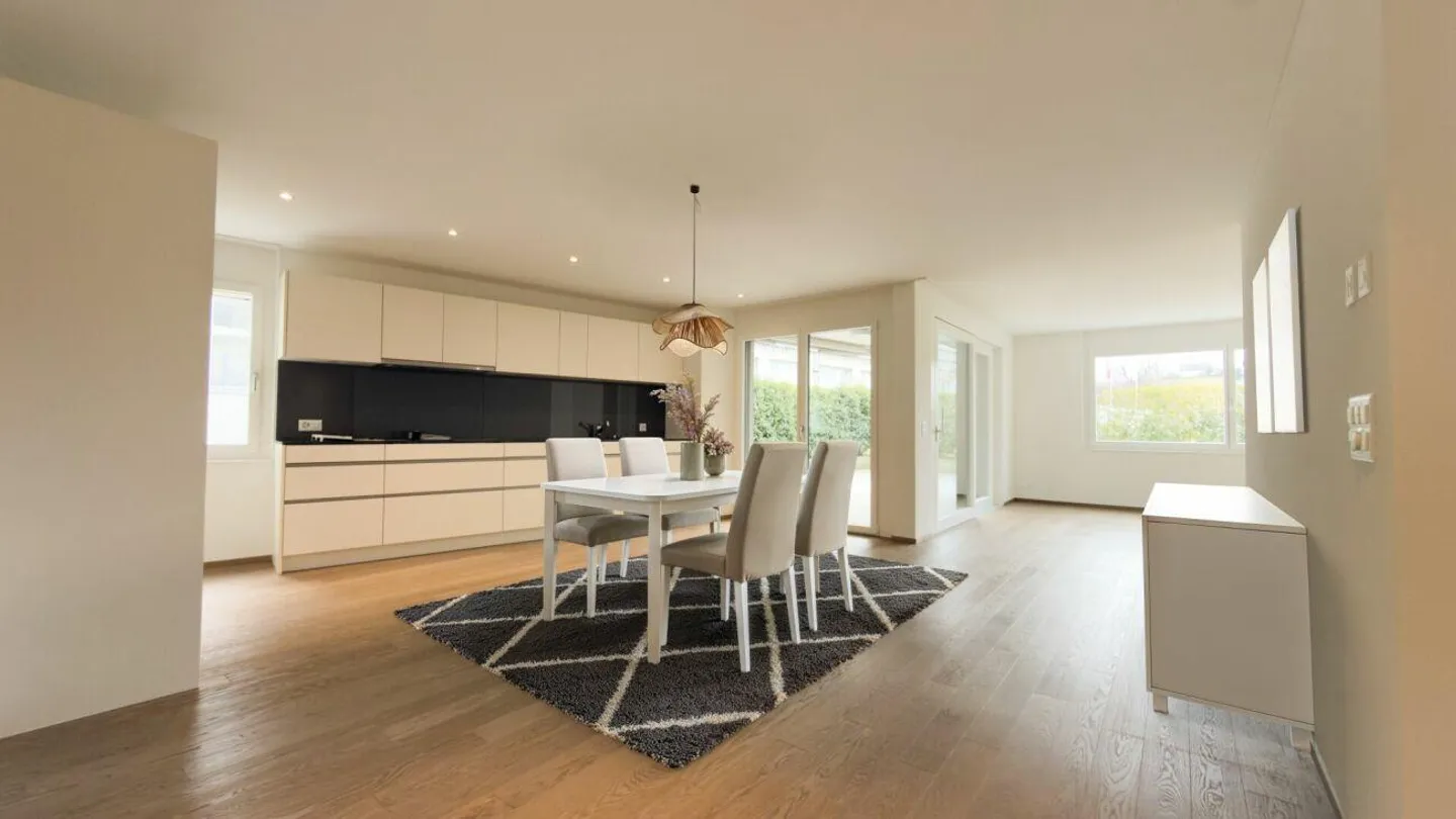 Appartamento con giardino adatto alle famiglie in posizione centrale a Lenzburg - Foto 1 di 7