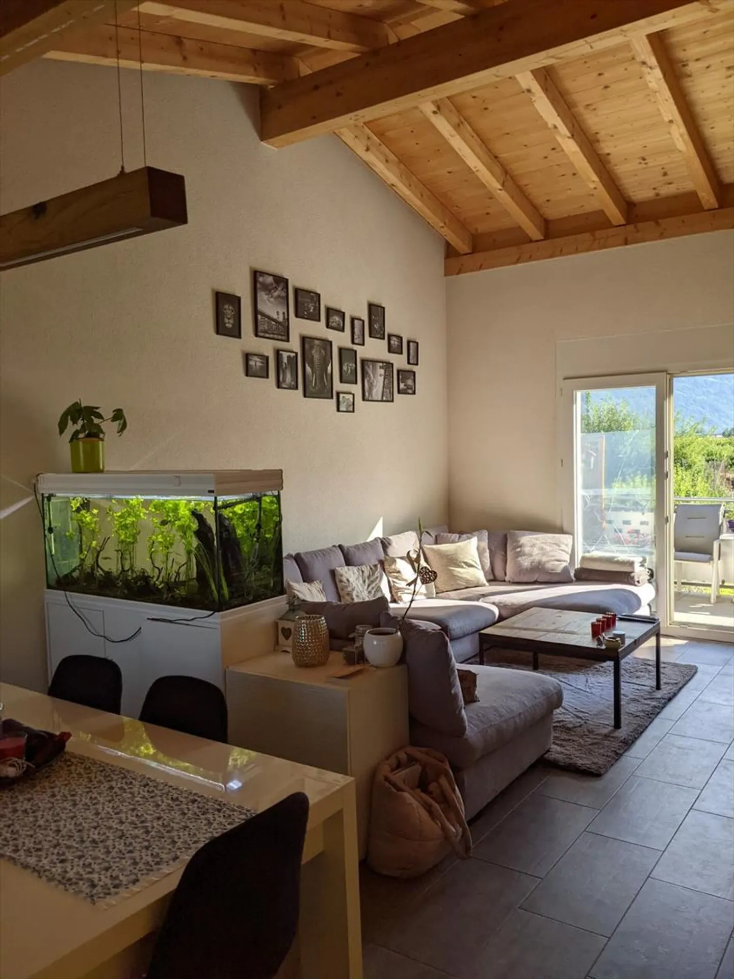 Appartamento di 3,5 locali con vista libera sulle montagne in affitto a Fully - Foto 2 di 5