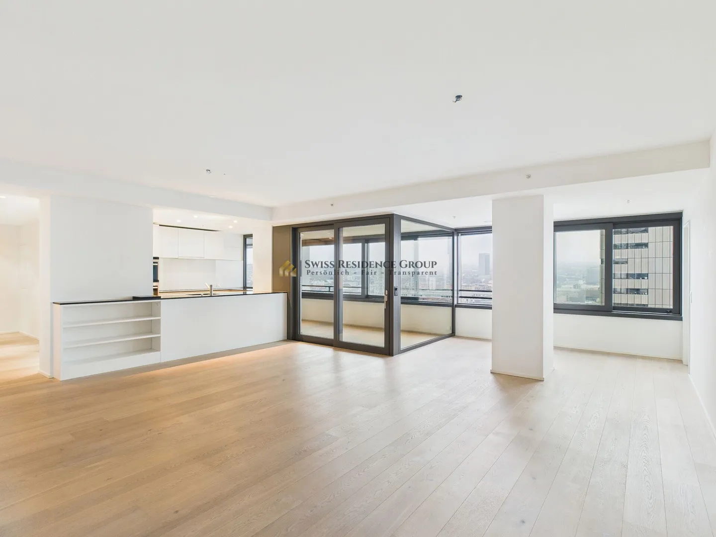 In alto a Zurigo Ovest - 3,5 stanze al 17° piano - Foto 2 di 17