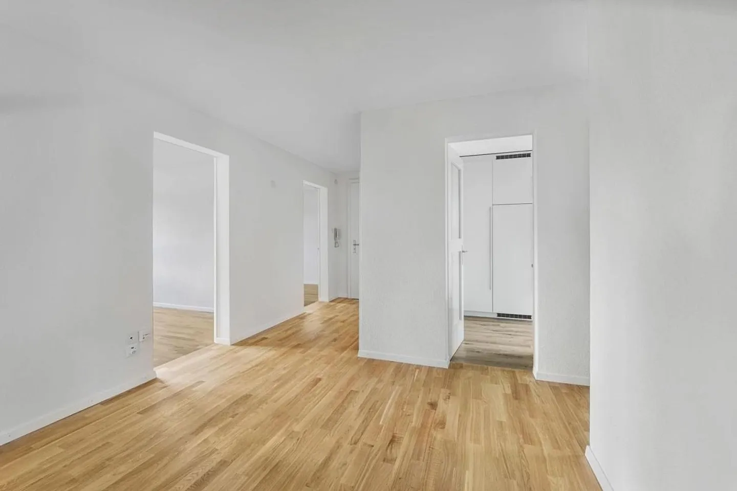 Sunny 5-room apartment - Photo 5 of 5