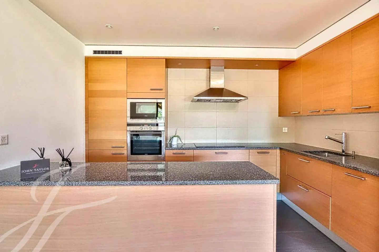 Exclusive!! 4.5-room apartment with impressive spaces - Photo 5 of 13