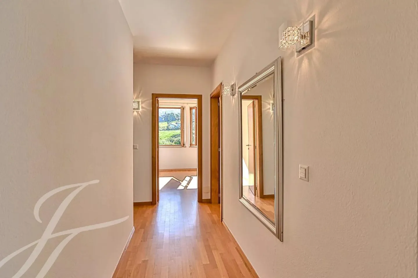 Exclusive!! 4.5-room apartment with impressive spaces - Photo 7 of 13