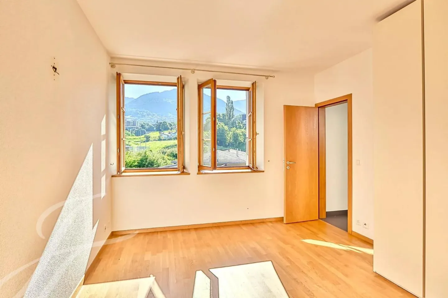 Exclusive!! 4.5-room apartment with impressive spaces - Photo 9 of 13