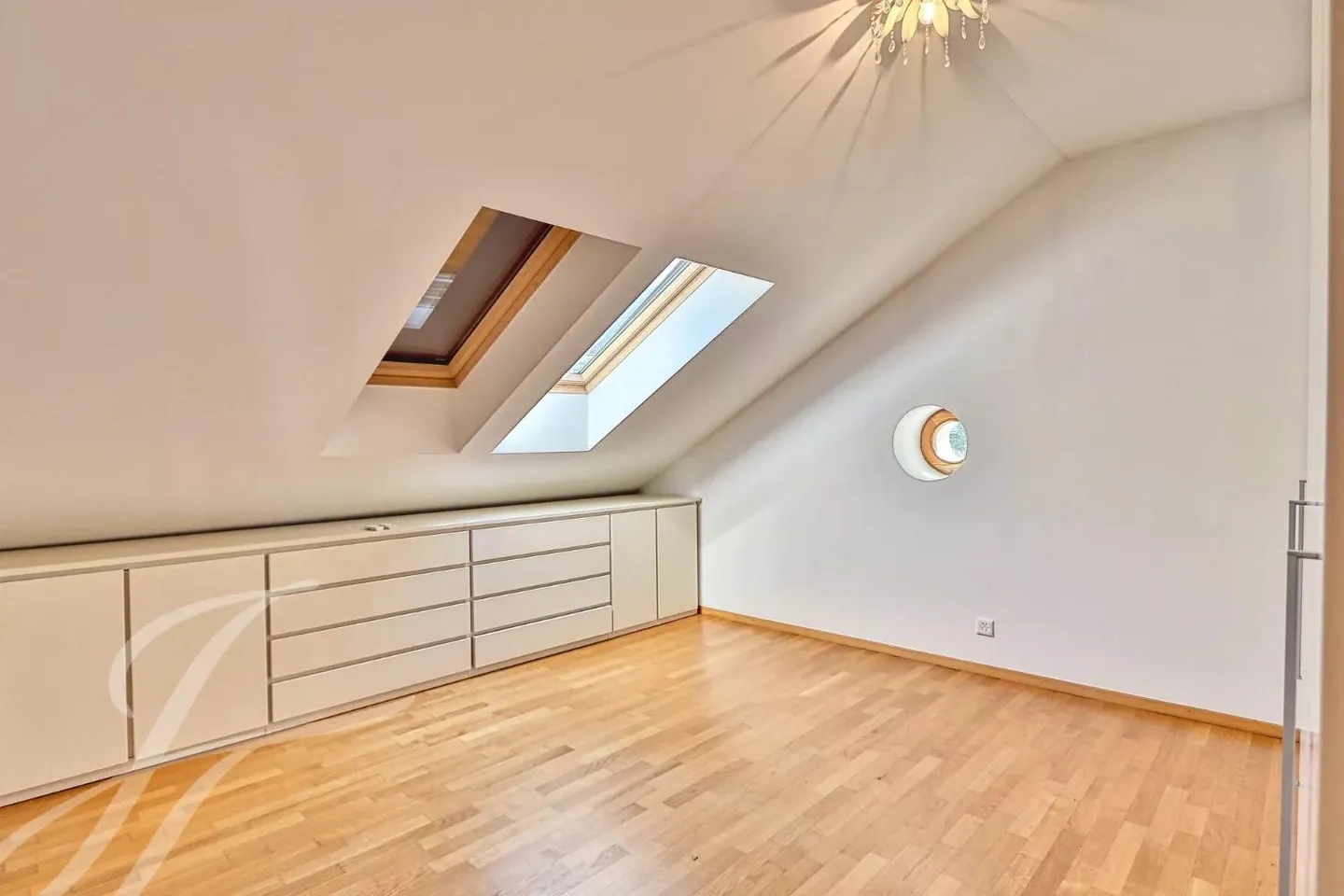 Exclusive!! 4.5-room apartment with impressive spaces - Photo 12 of 13