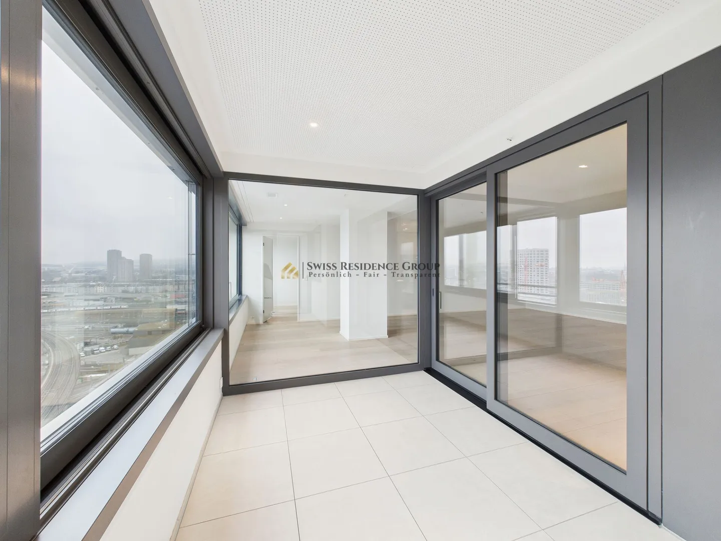 In alto a Zurigo Ovest - 3,5 stanze al 17° piano - Foto 10 di 17