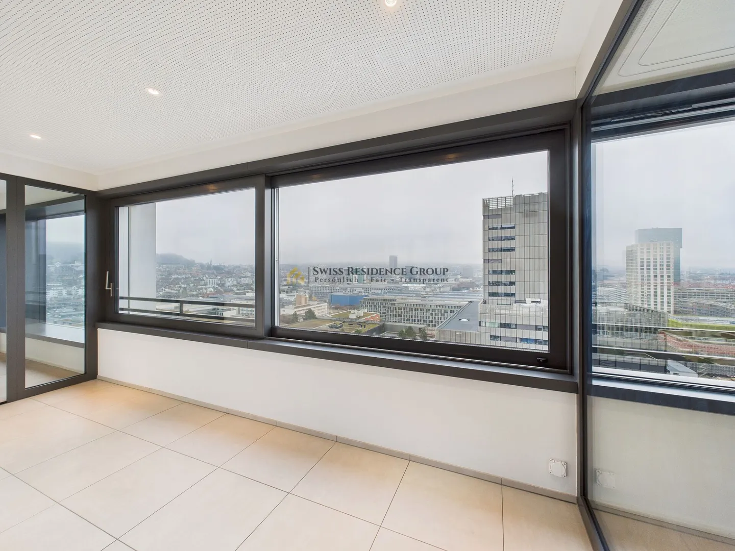 In alto a Zurigo Ovest - 3,5 stanze al 17° piano - Foto 9 di 17