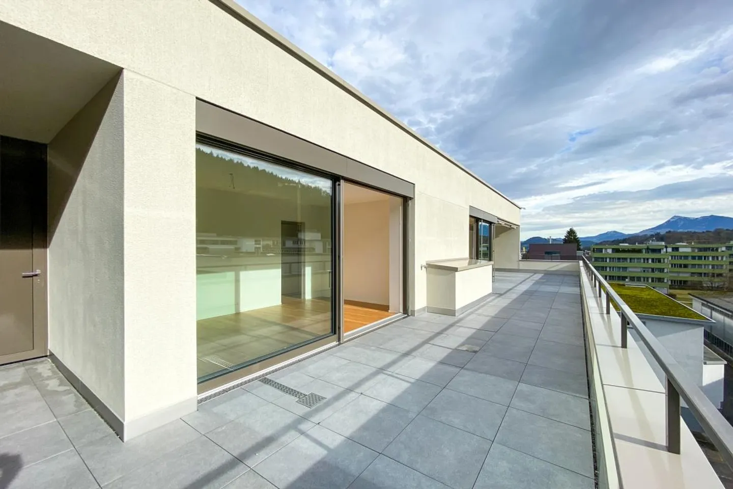 Bellissimo attico di 3,5 stanze nell'area Medici - Foto 2 di 11