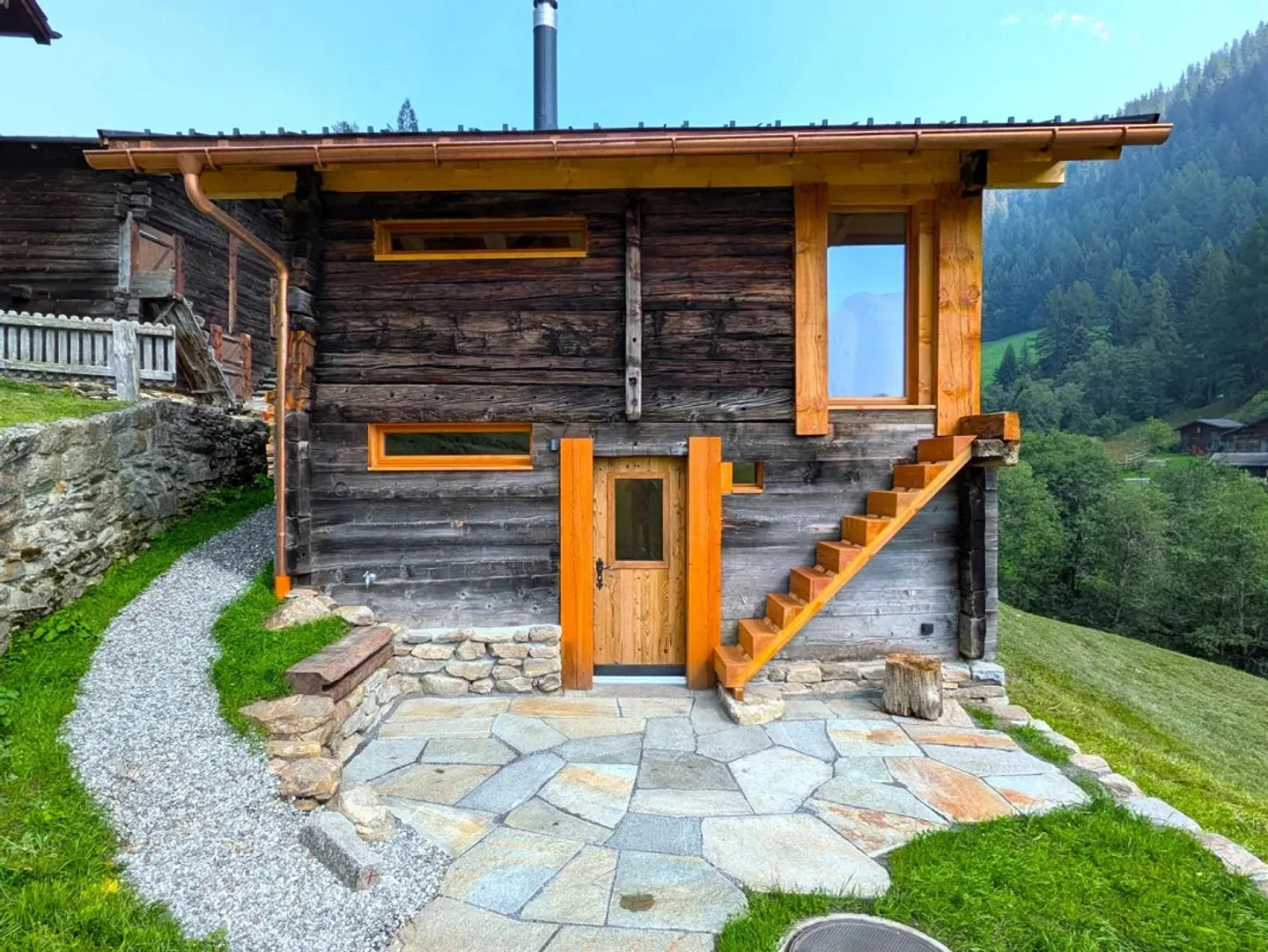 Hochwertig ausgebaute Stall-Scheune im Binntal - Foto 1 di 23