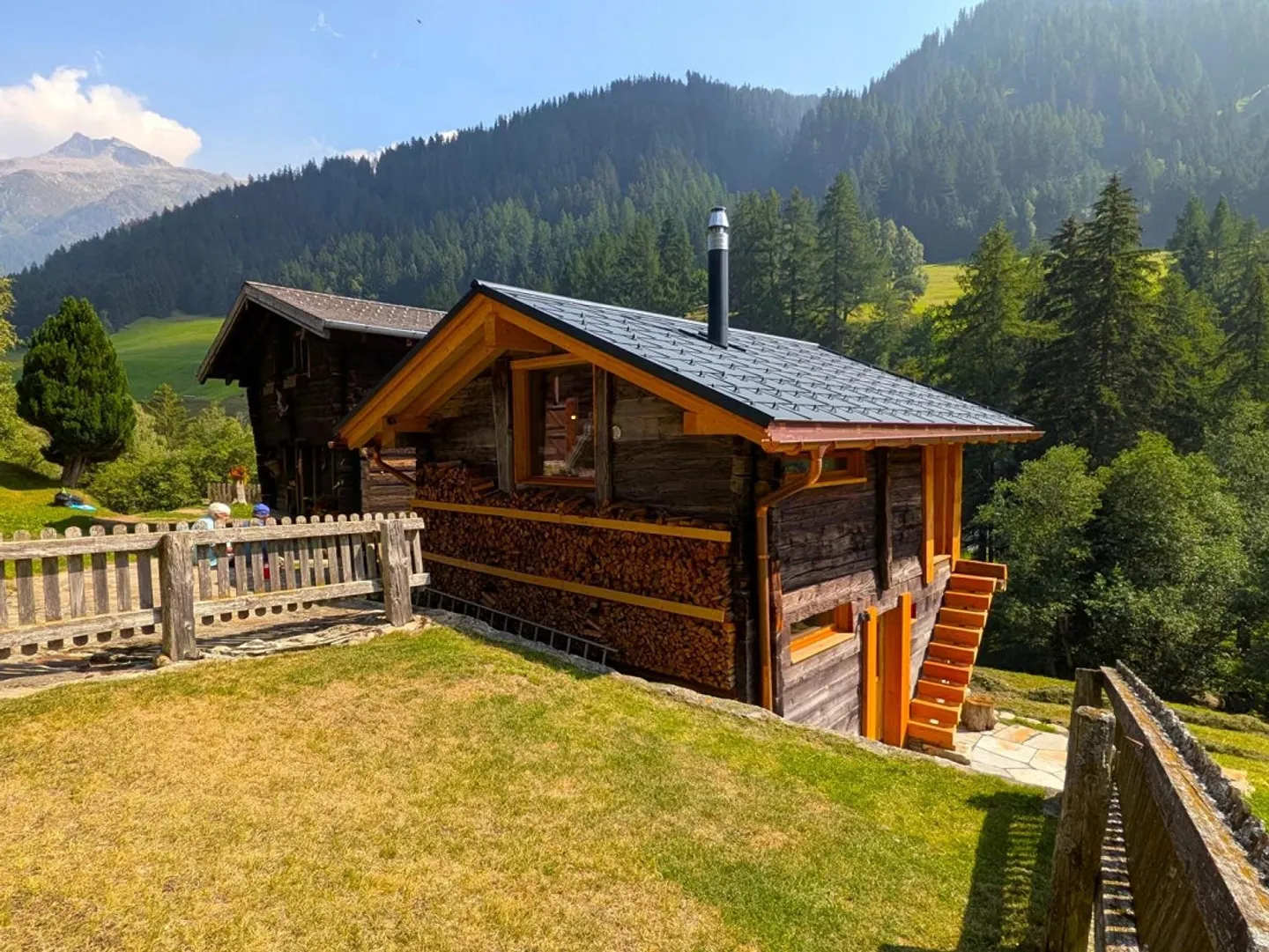 Hochwertig ausgebaute Stall-Scheune im Binntal - Foto 2 di 23