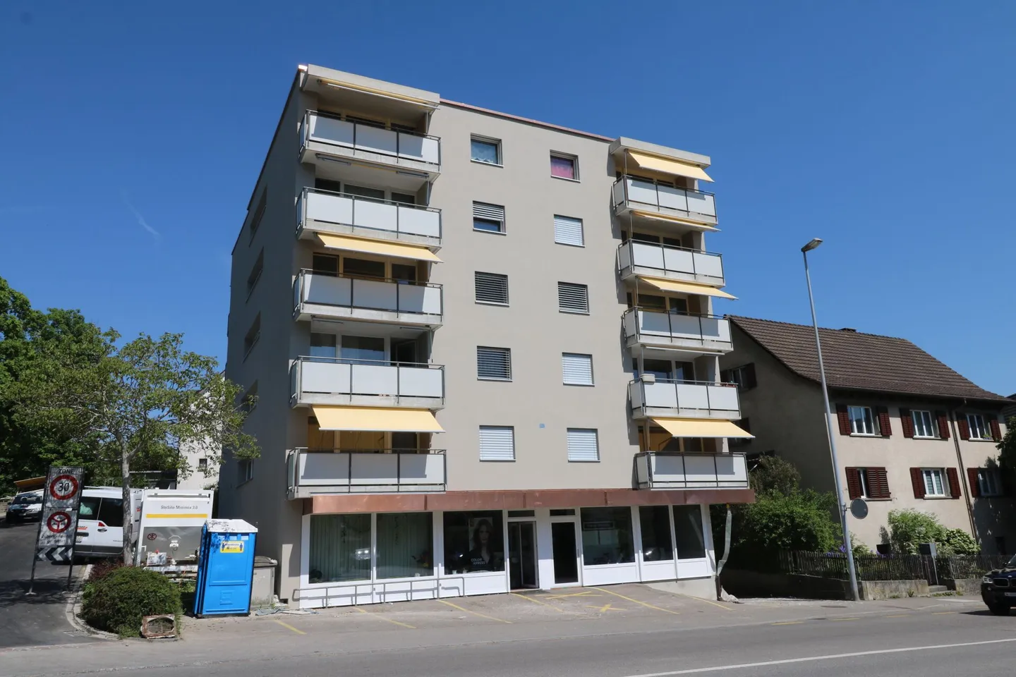 Outdoor parking space for rent - Photo 2 of 2