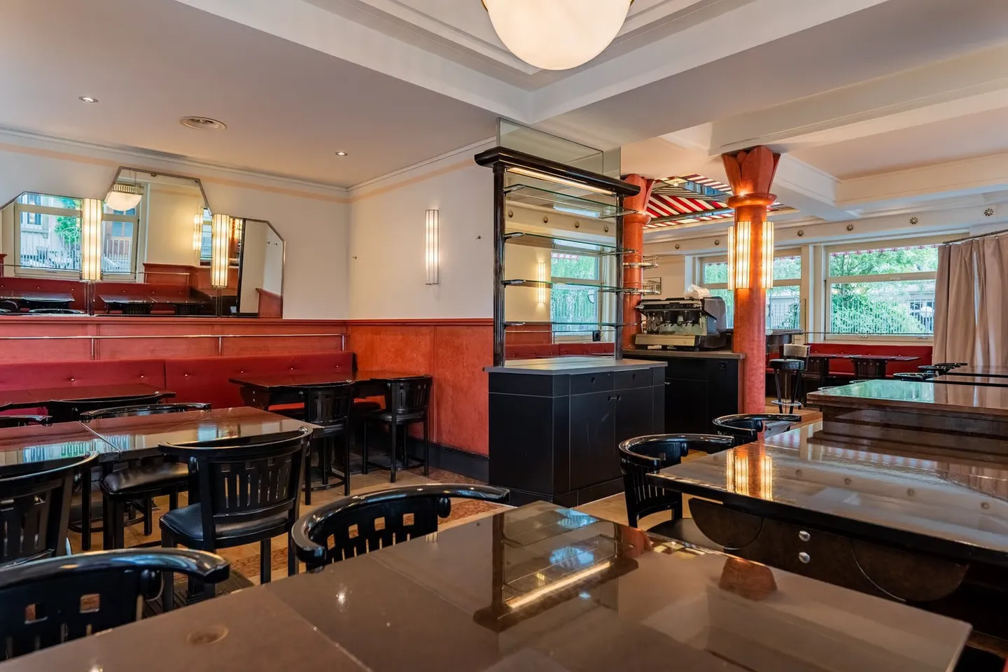 Restaurant pour locataire innovant, dans un emplacement ensoleillé et central - Photo 10 sur 28