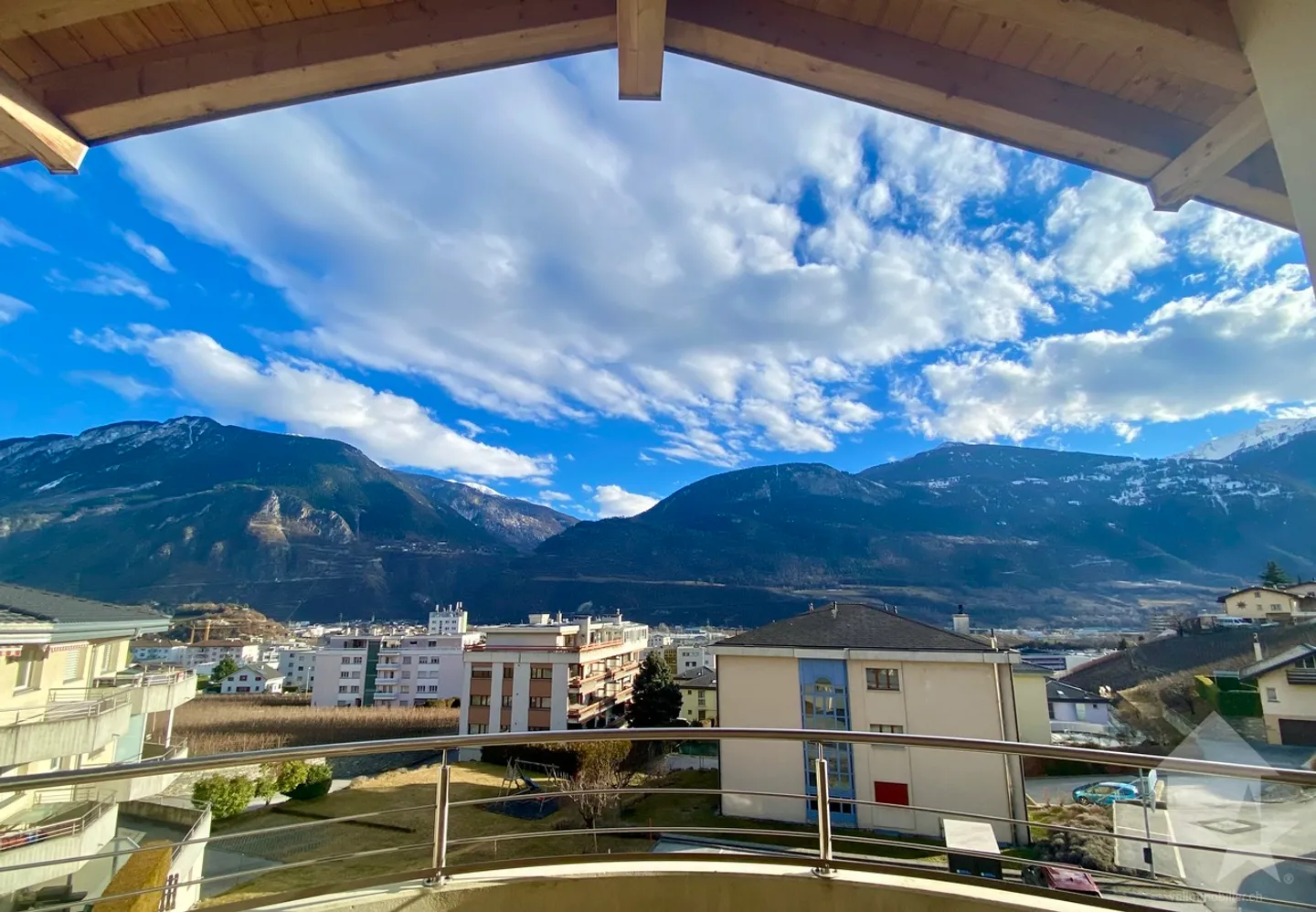 Magnificent penthouse apartment near the center, garage, park and view! - Photo 18 of 19