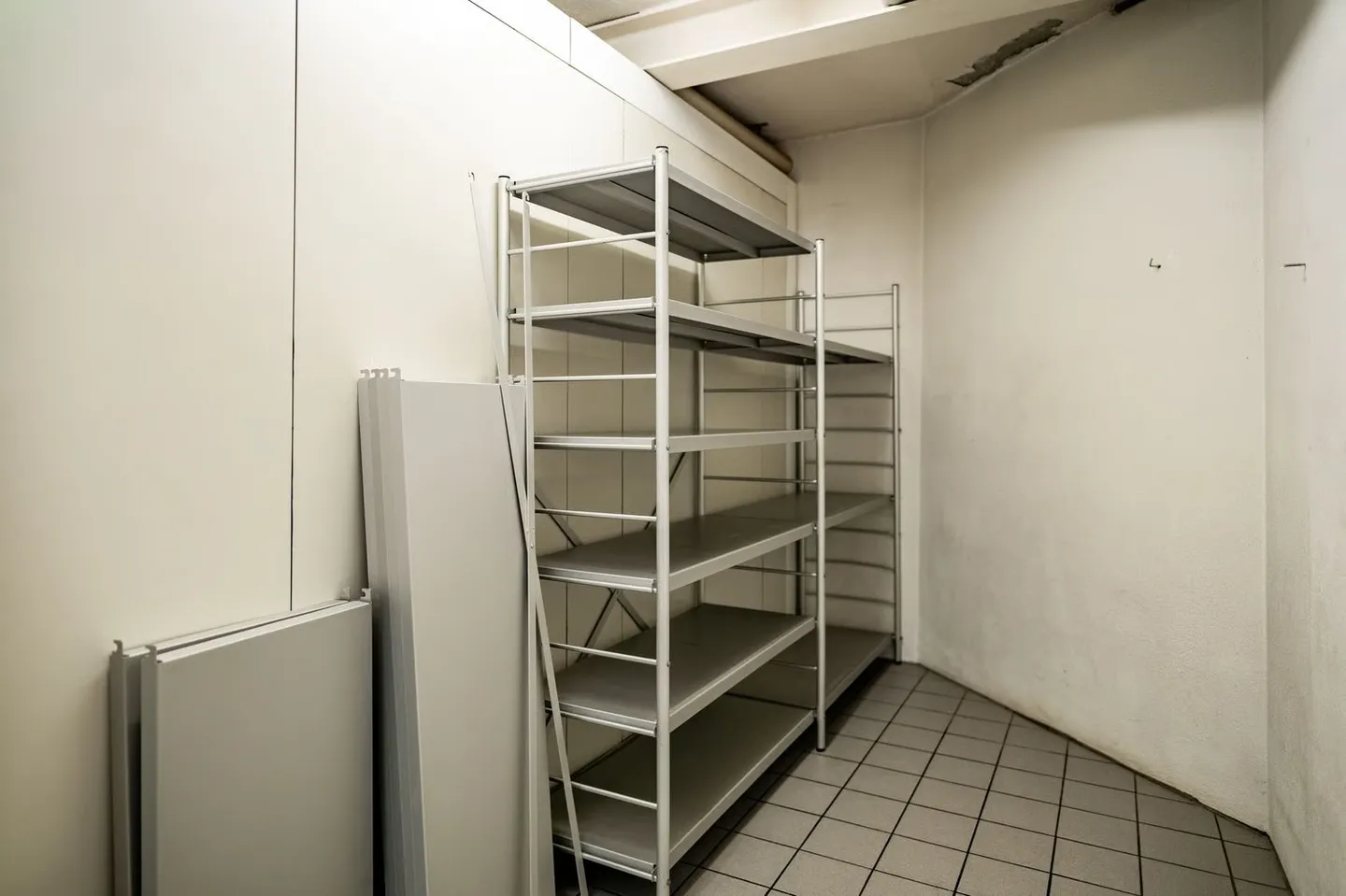 Restaurant pour locataire innovant, dans un emplacement ensoleillé et central - Photo 17 sur 28