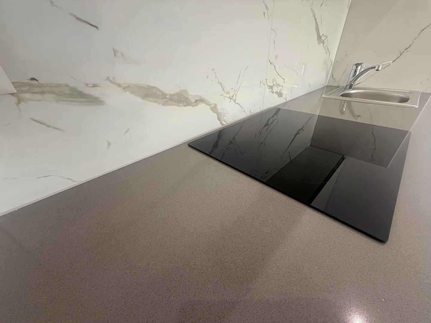 Appartamento moderno di 3,5 stanze con balcone a Vacallo - Foto 3 di 11