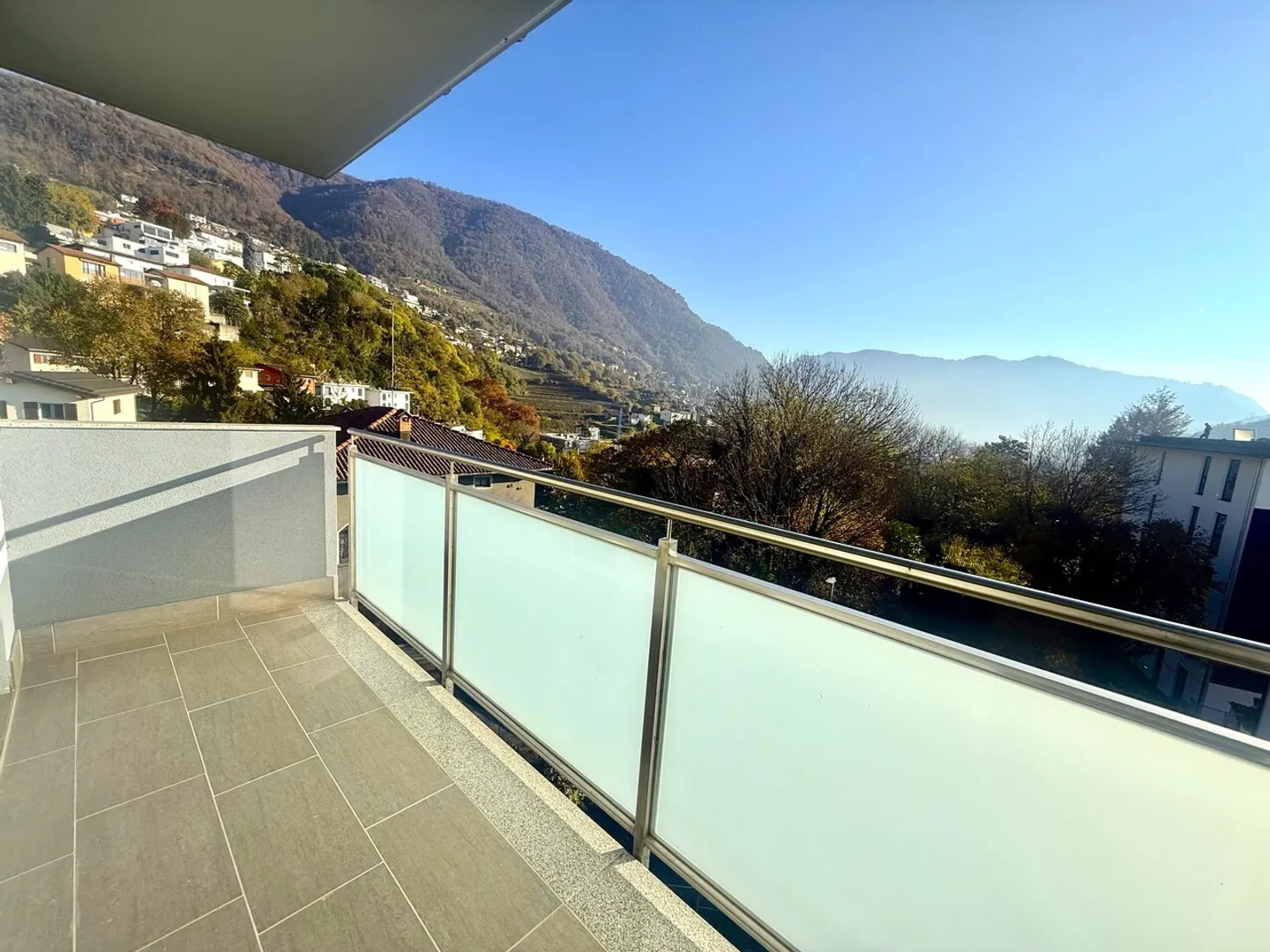 Appartamento moderno di 3,5 stanze con balcone a Vacallo - Foto 10 di 11