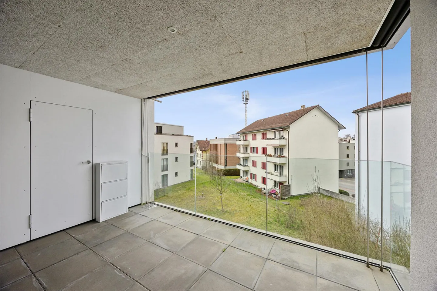 Exclusive 3.5-room condominium with parking space - Photo 6 of 15