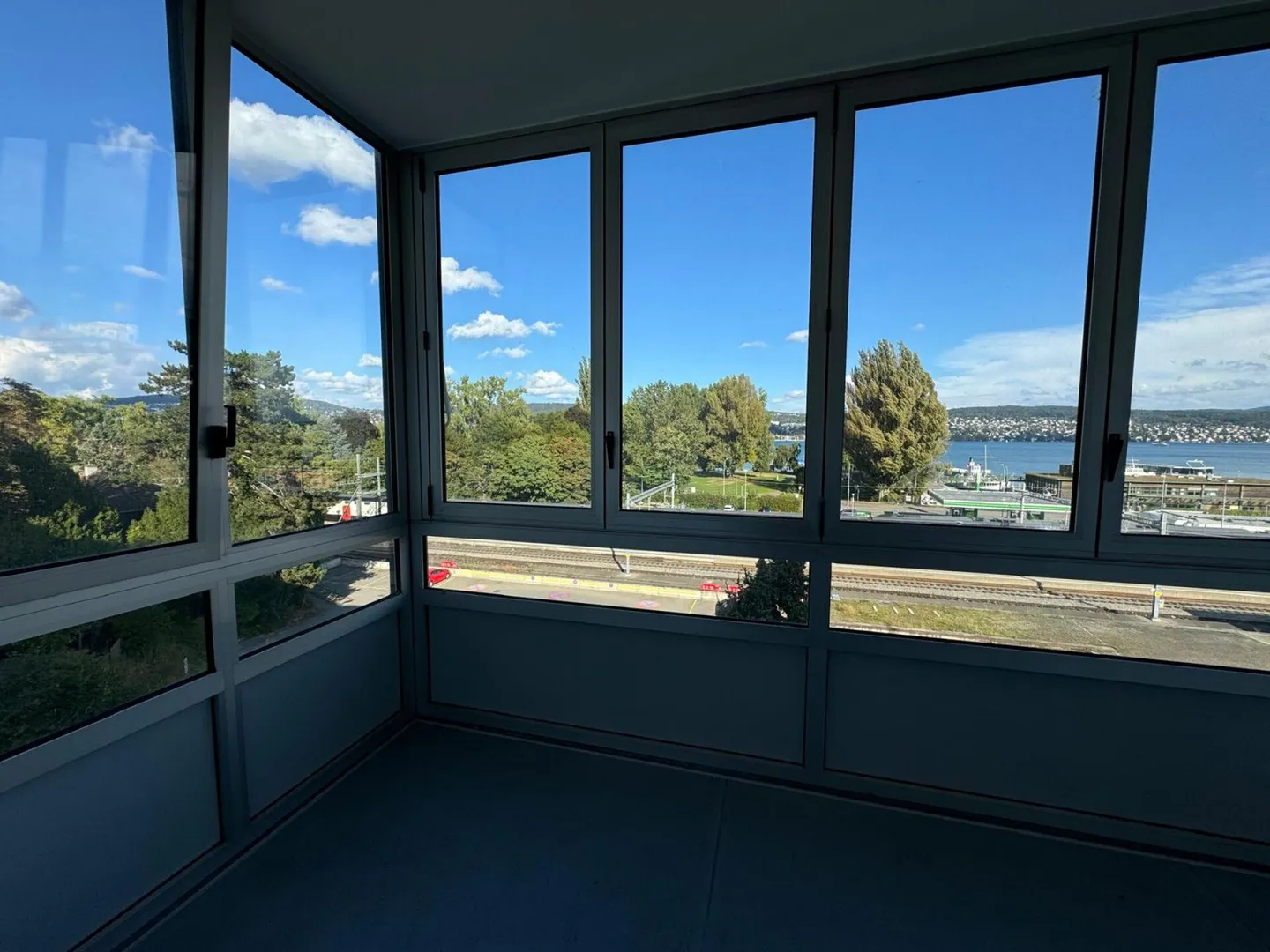 Charmant ancien bâtiment directement sur le lac de Zurich - Photo 7 sur 13