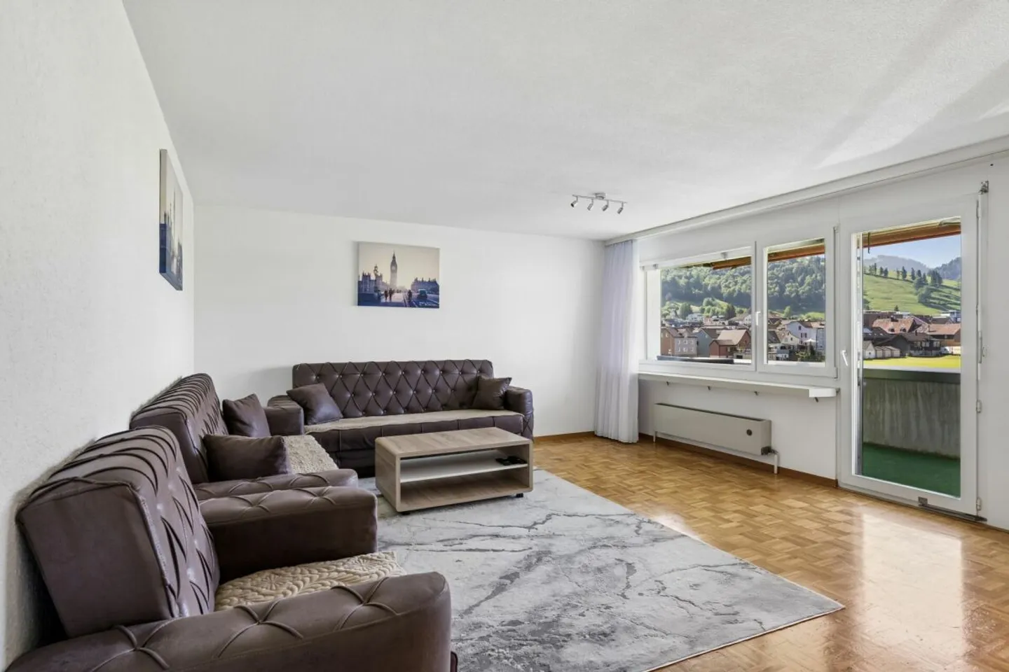Appartement Charmant avec Vue sur Montagne - Photo 3 sur 13