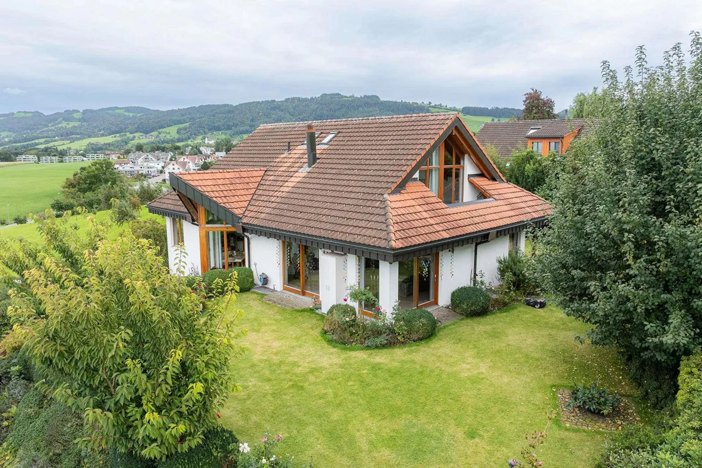 Esclusiva casa unifamiliare di 8,5 stanze con vista mozzafiato sul lago di Costanza - Foto 1 di 30