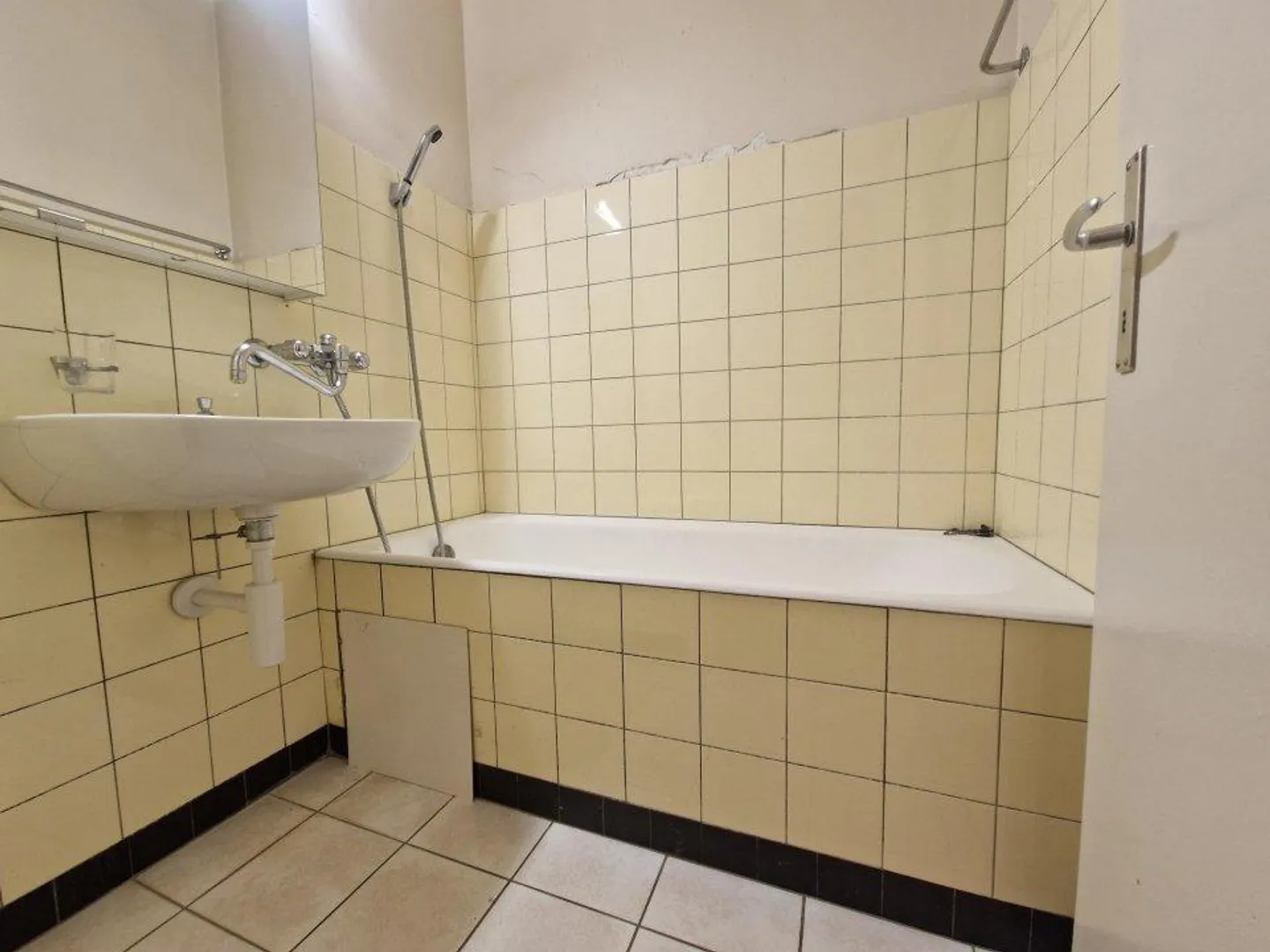 01184 - 2-Zimmer-Wohnung - Temple-Allemand 105 - La Chaux-de-Fonds - Foto 4 von 5