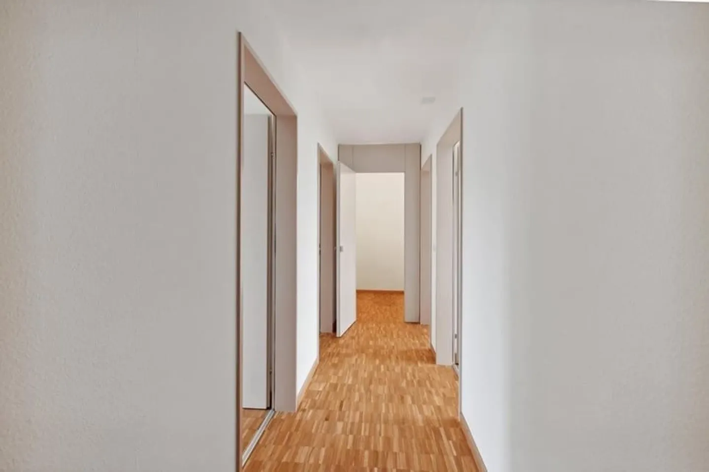 Ihr neues Zuhause erleichtert alle Ihre Reisen - Foto 2 von 7