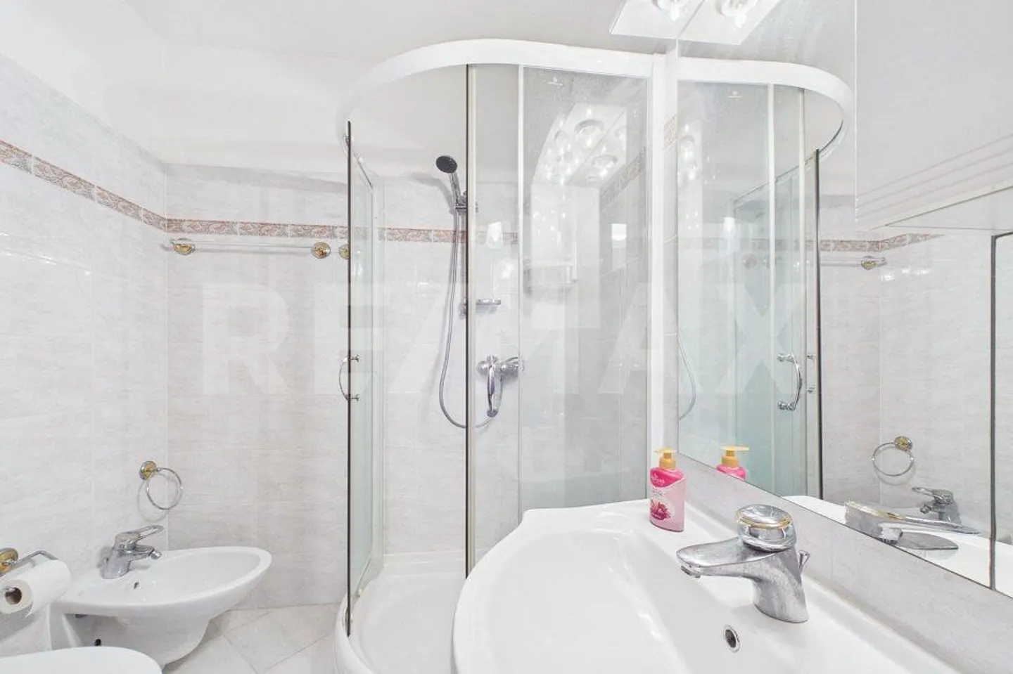Appartement spacieux et ensoleillé de 2,5 pièces à Caslano - Photo 9 sur 13