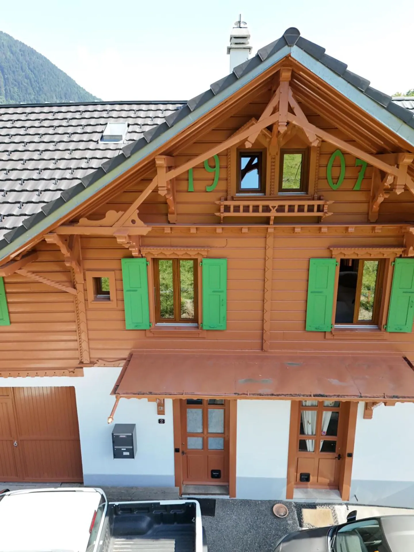 Magnifica casa indipendente con 2 appartamenti in vendita a Corbeyrier - Foto 1 di 5