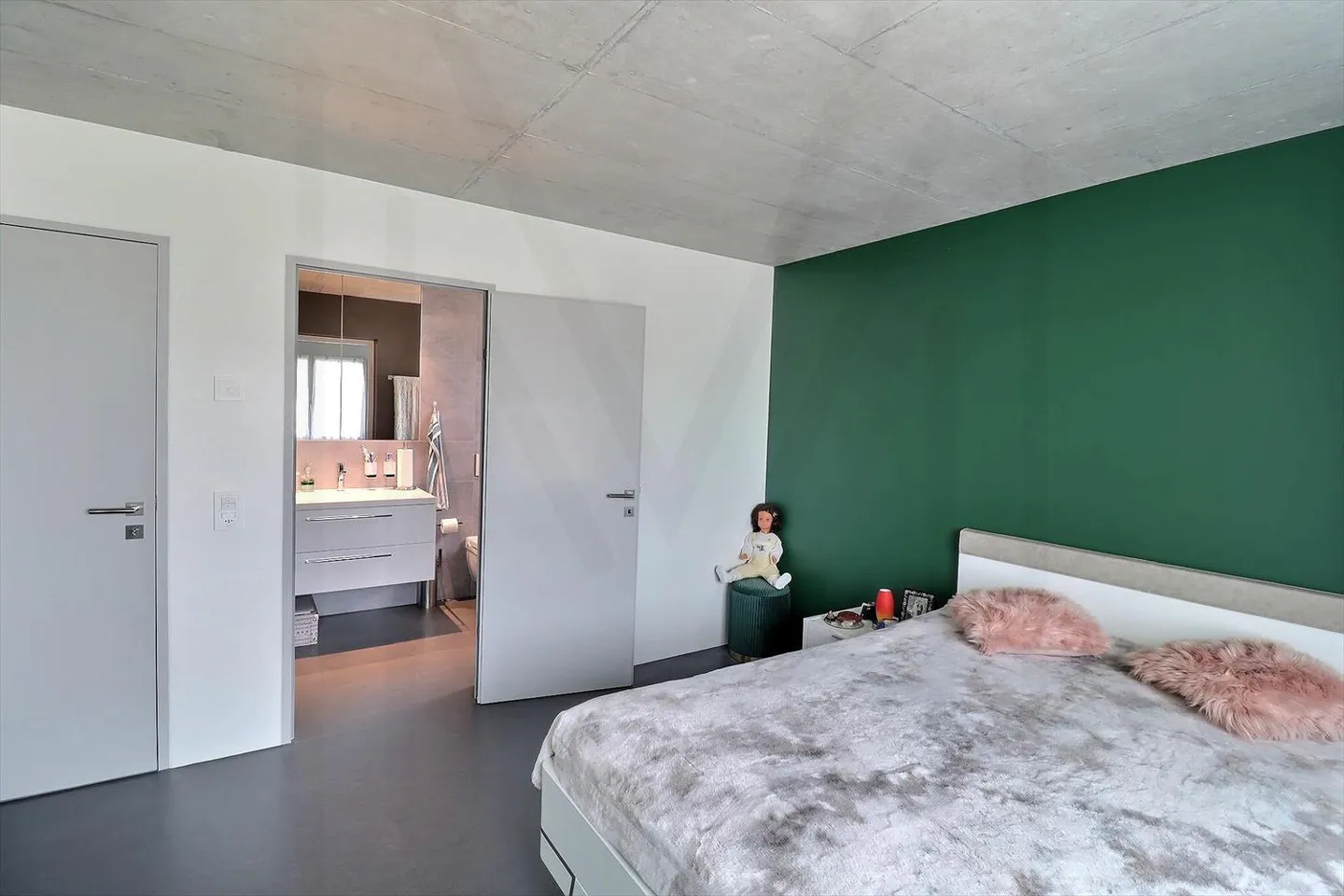 Prächtiges 3.5-Zimmer-Attikapartment im Herzen von Bulle mit Blick auf die Préalpes - Foto 7 von 11