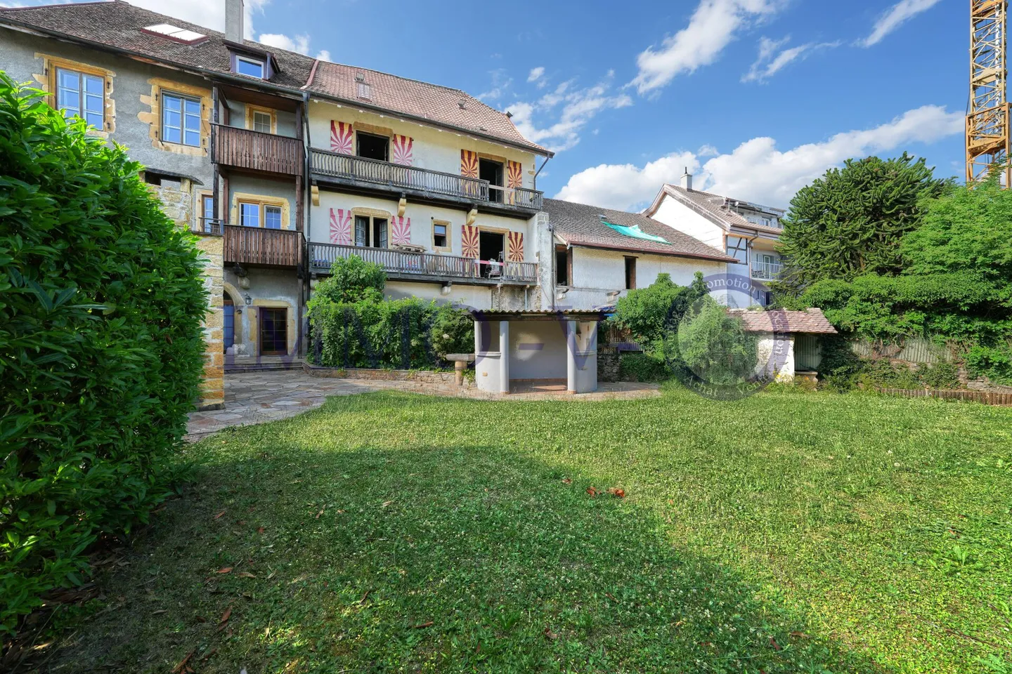 EXKLUSIV MIT CHARME - STADTHAUS MIT ZWEI WOHNUNGEN - Foto 2 von 19
