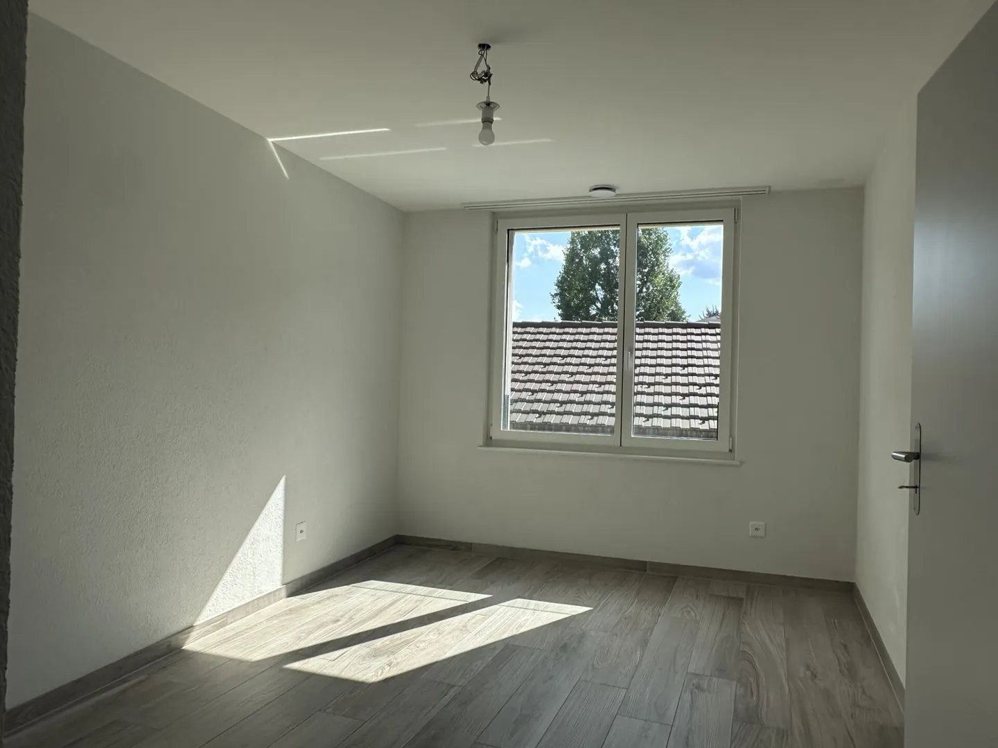 Beautiful modern 4.5-room apartment on the 1st floor - Rue de l'Épervier 3A, Cernier - Photo 8 of 14