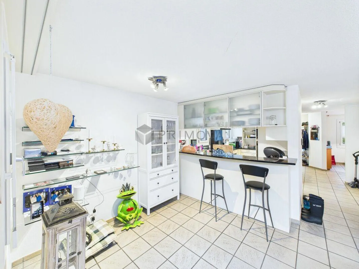 Unico casa familiare semi-indipendente ti aspetta! - Foto 3 di 21
