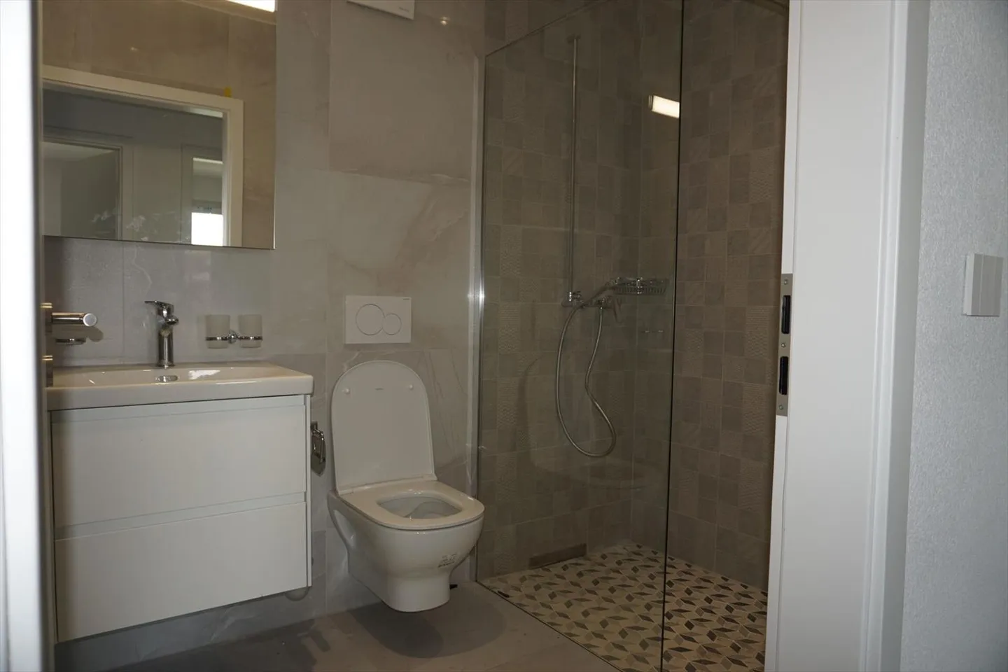 Appartamento con 4,5 stanze - Superficie netta di 105 m2 - Terrazza di 47 m2 - Orientamento nord-est - Foto 6 di 12