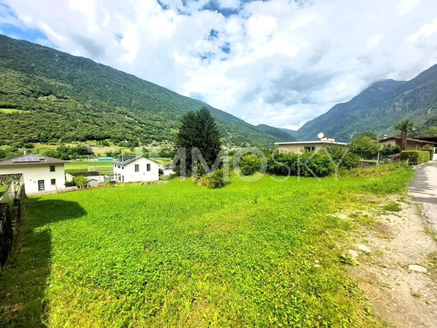 A beautiful opportunity - Photo 1 of 2