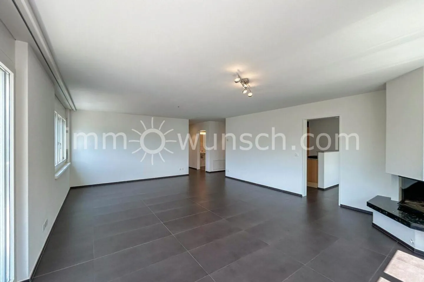 Exklusive 4 ½ Zi. EGTW mit traumhafter Seesicht in Walchwil - Foto 3 di 10
