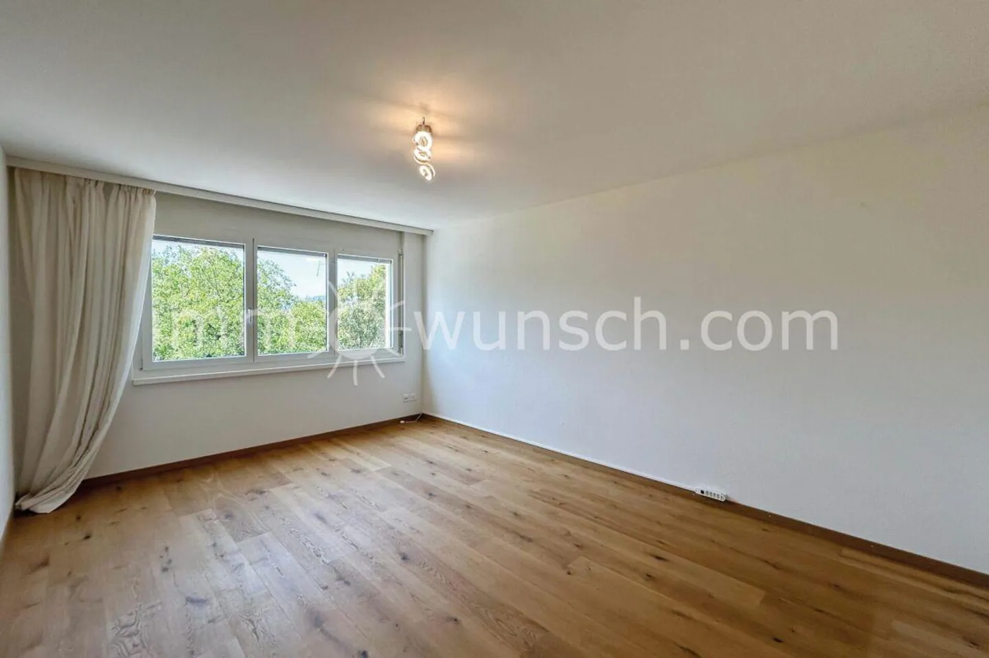 Exklusive 4 ½ Zi. EGTW mit traumhafter Seesicht in Walchwil - Foto 5 di 10