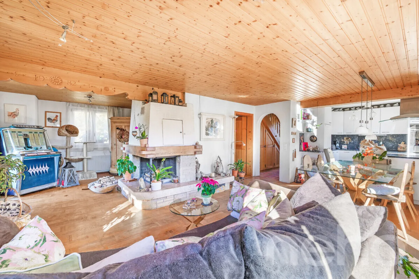 Charming chalet with incomparable views in Ruschein GR - Photo 3 of 12