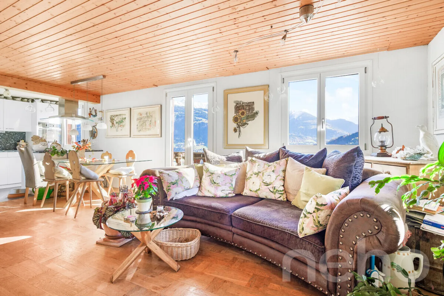 Charming chalet with incomparable views in Ruschein GR - Photo 4 of 12