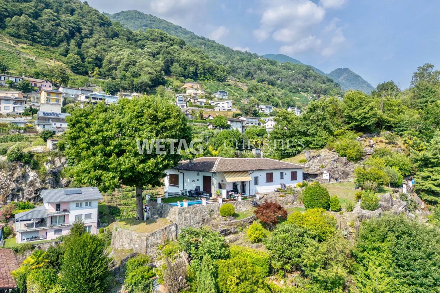 Riazzino?Lavertezzo : Villa méditerranéenne avec grand jardin et piscine extérieure à vendre - Photo 13 sur 13