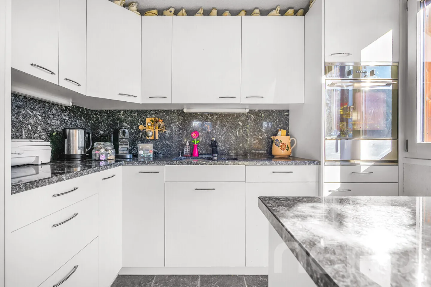 Charming chalet with incomparable views in Ruschein GR - Photo 5 of 12