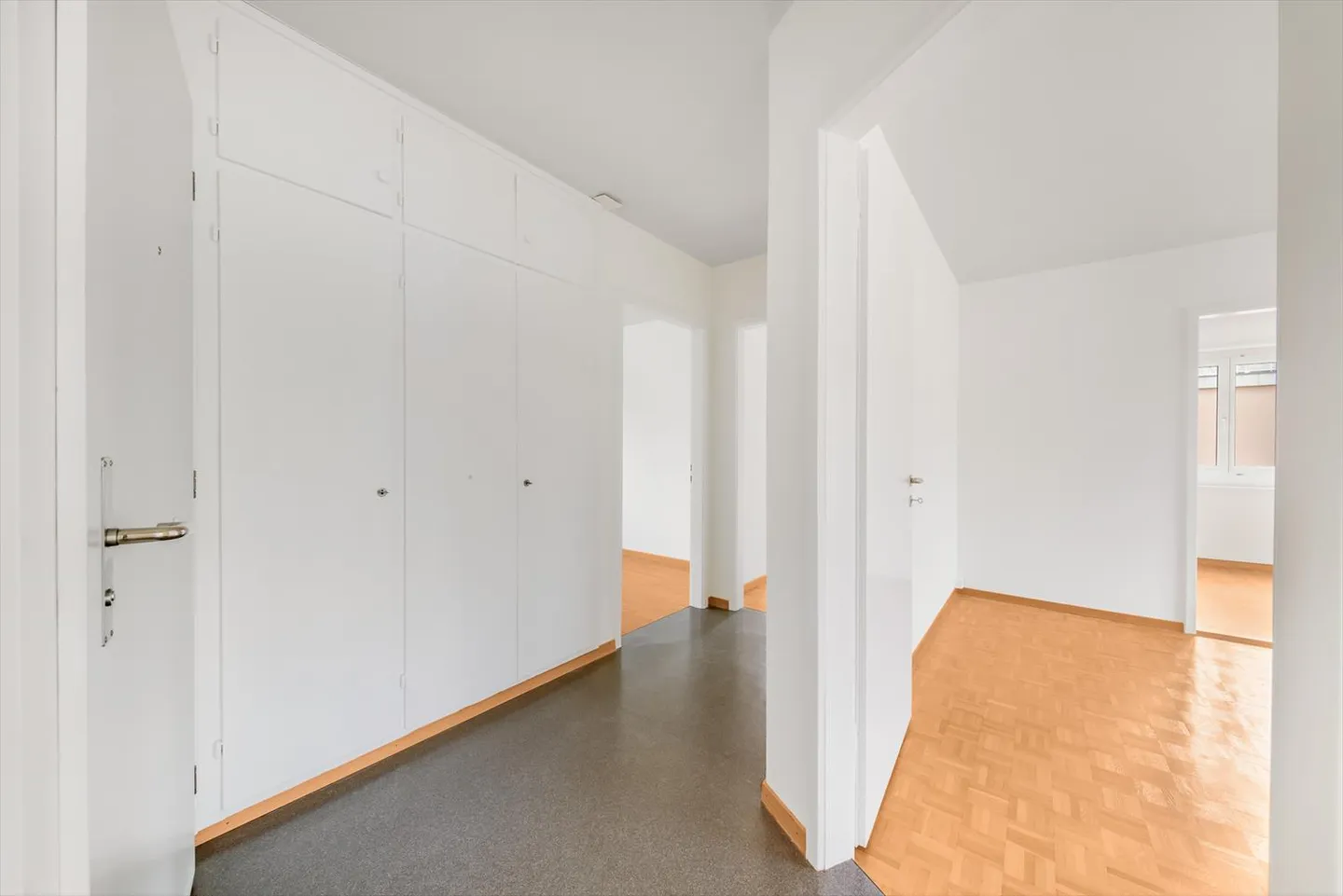 Charming - close to the center - Your new home! - Photo 5 of 10