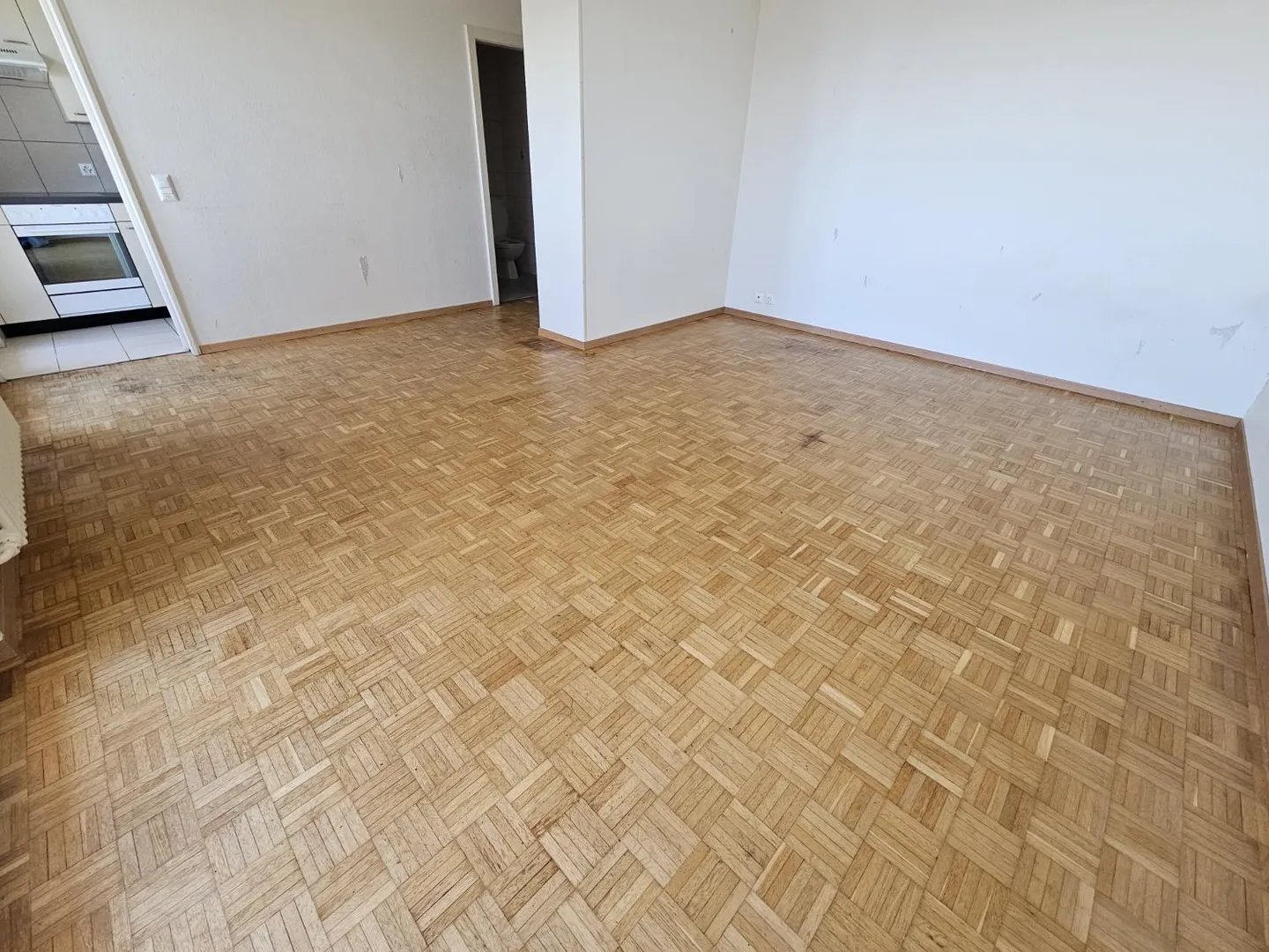 Modernes Studio mit Balkon und atemberaubendem Blick in Neuchâtel - Foto 3 von 7