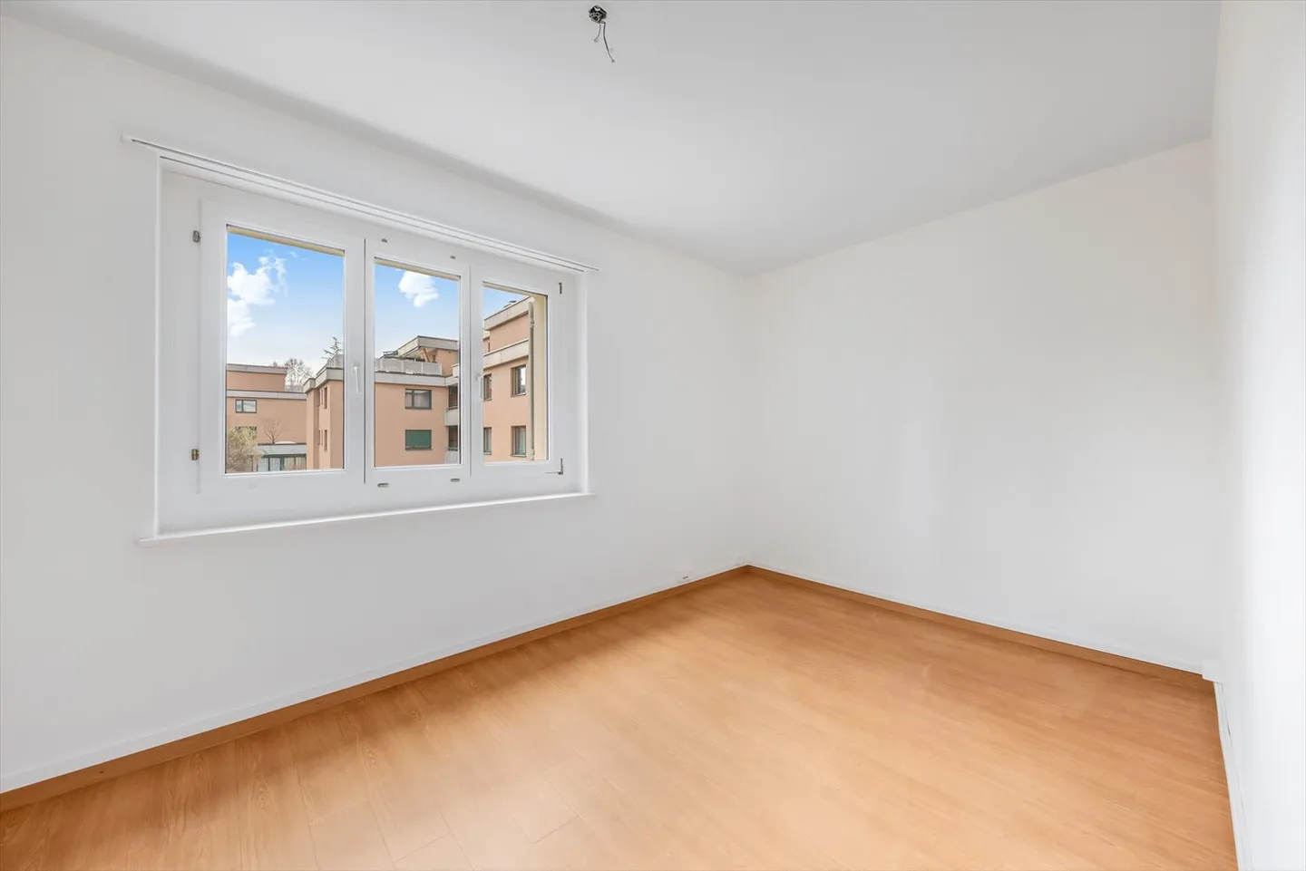 Charming - close to the center - Your new home! - Photo 7 of 10